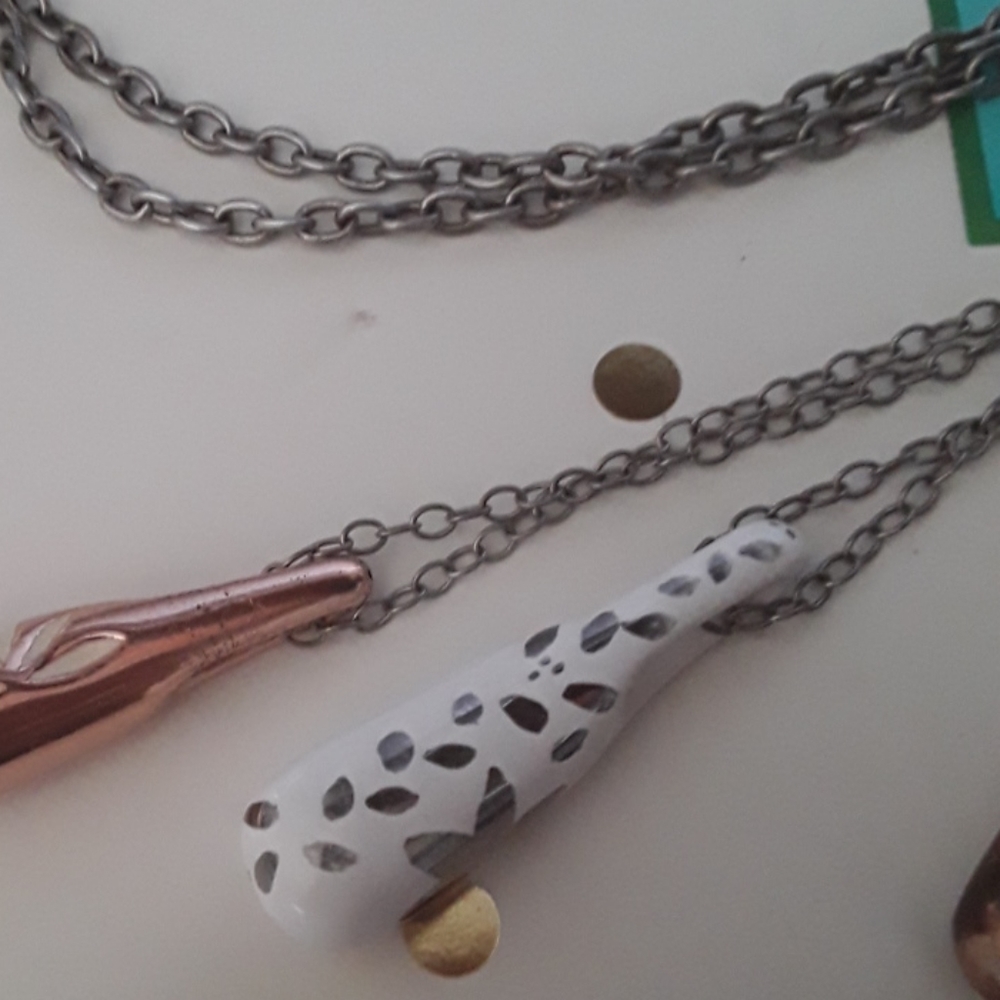 Necklace - Picture 3 of 5